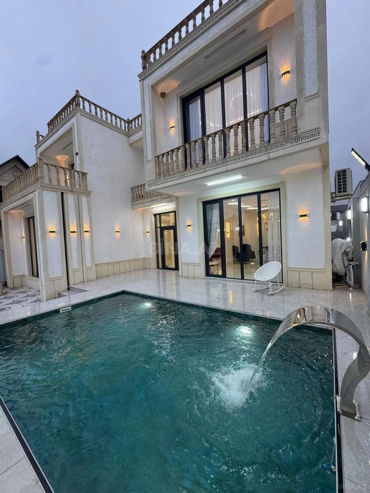 Kirayə verilir 5 otaqlı həyət evi 240 m²