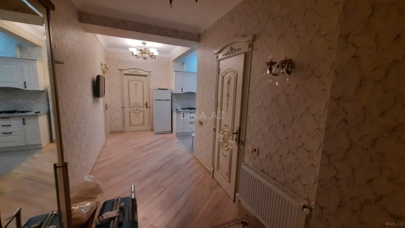 Kirayə verilir 2 otaqlı mənzil 75 m²