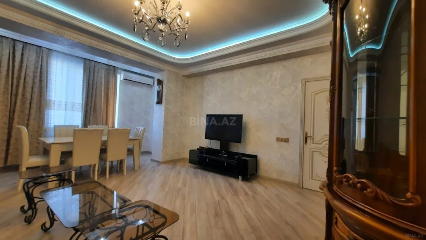 Kirayə verilir 2 otaqlı mənzil 75 m²