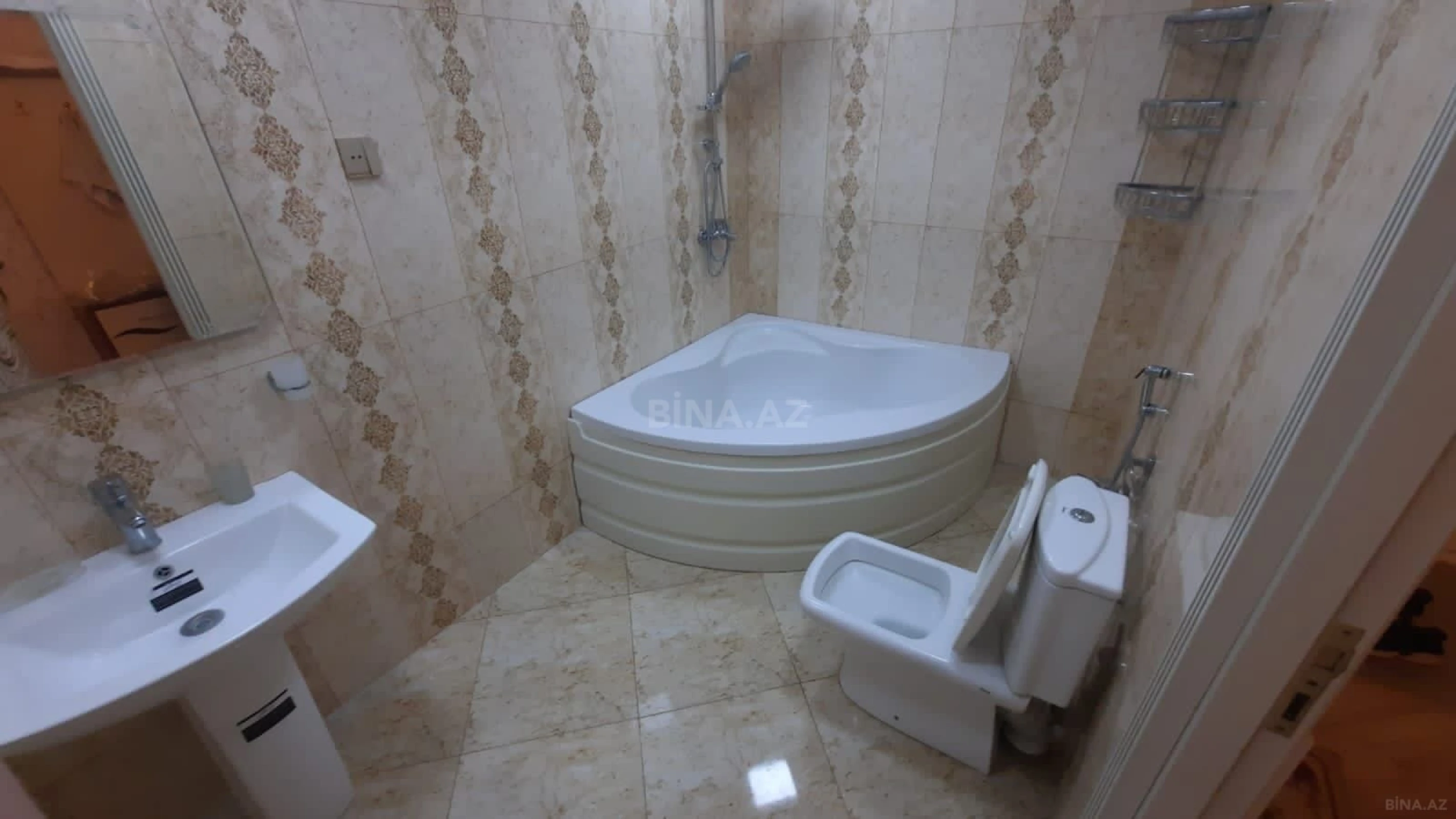 Kirayə verilir 2 otaqlı mənzil 75 m²
