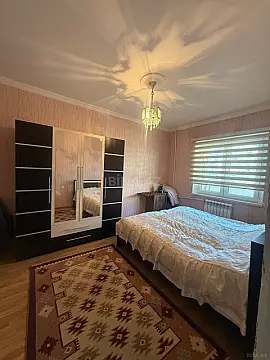 Satılır 5 otaqlı mənzil 110 m²