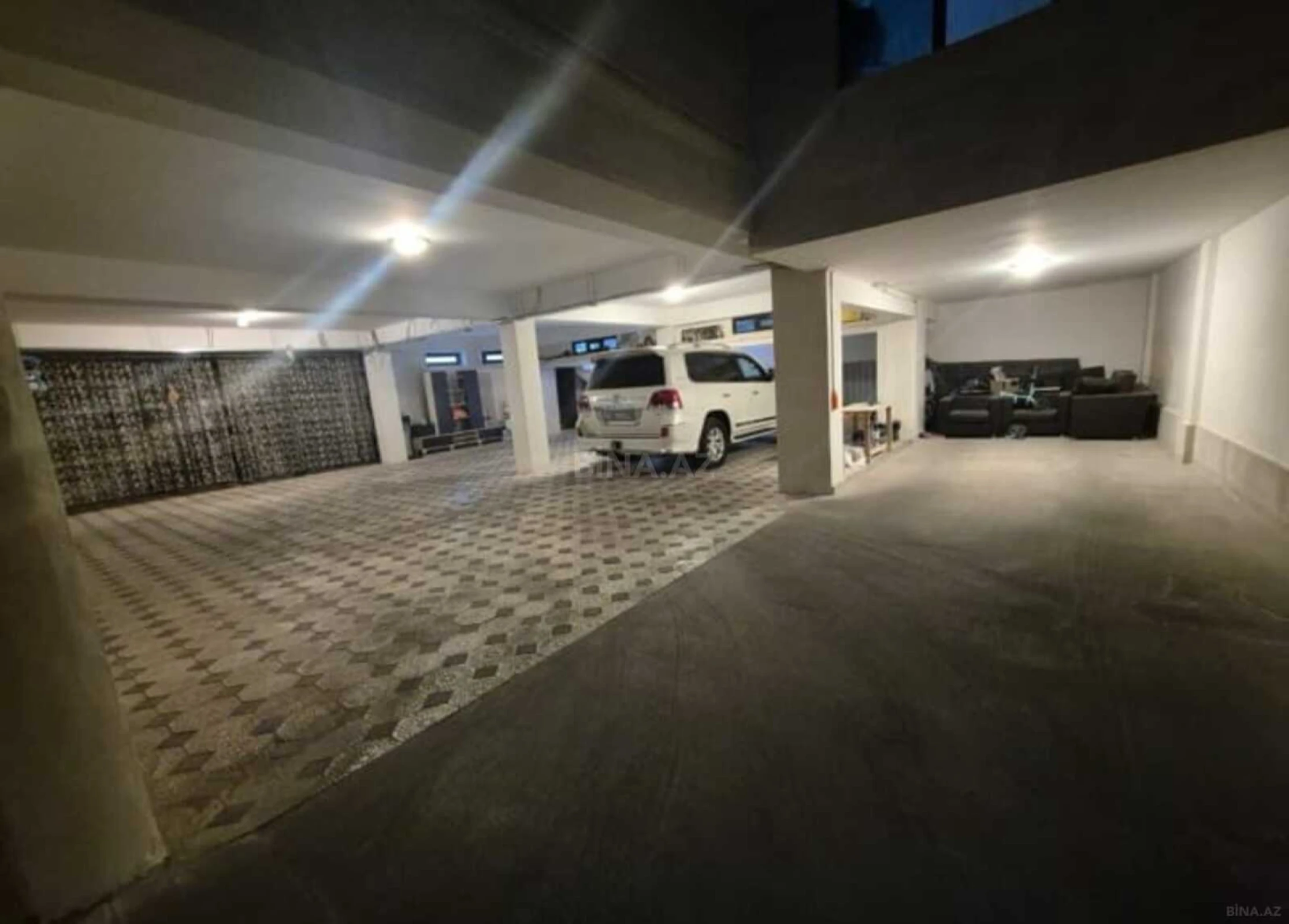 Satılır 8 otaqlı həyət evi 800 m²