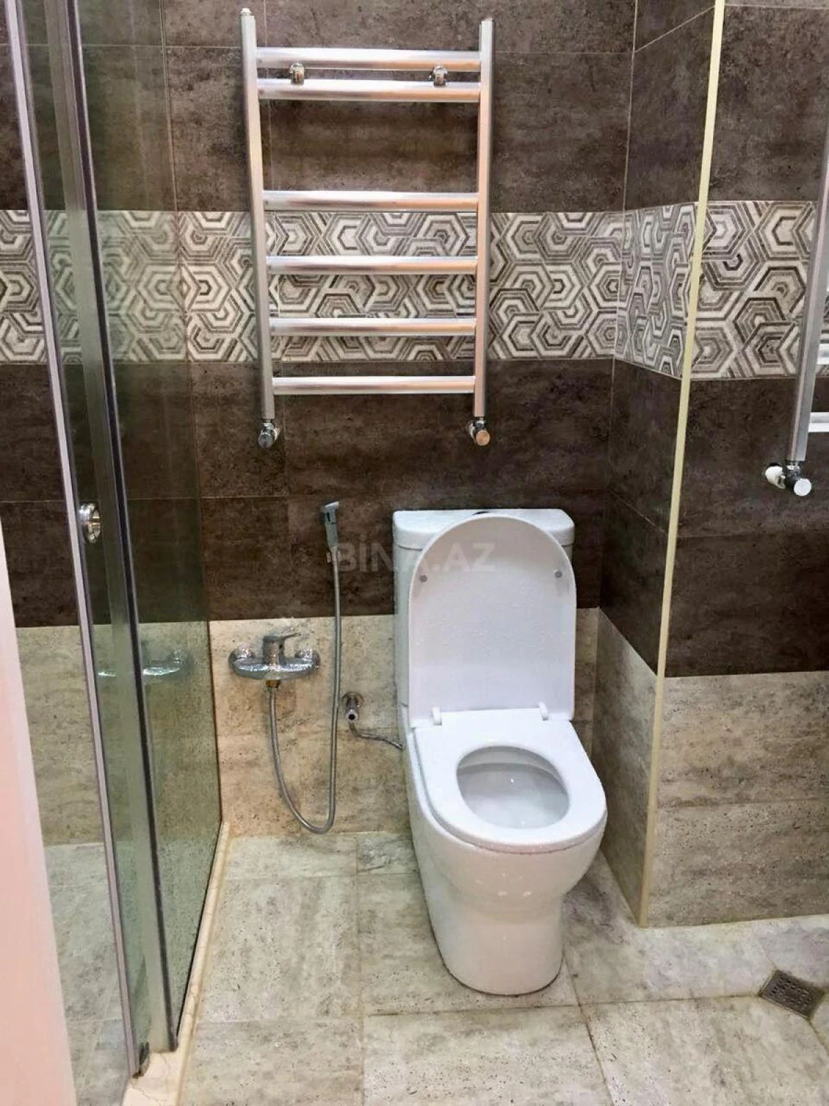 Satılır 2 otaqlı mənzil 60.7 m²