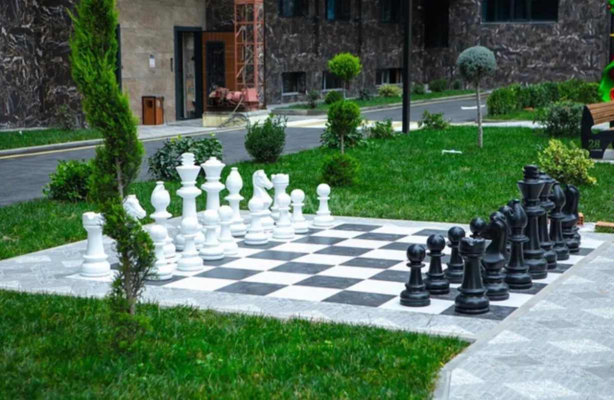 Satılır 4 otaqlı mənzil 143.6 m²