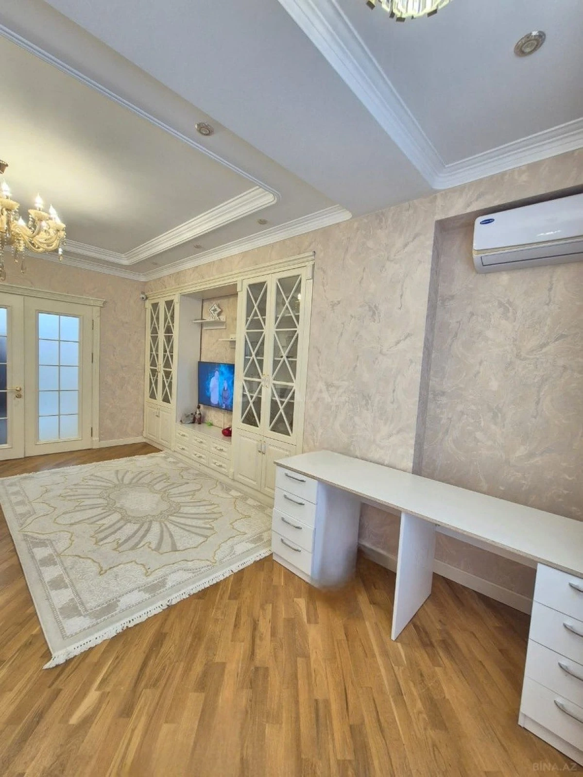 Satılır 3 otaqlı mənzil 144 m²