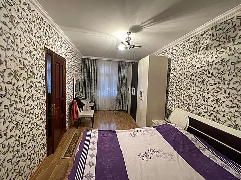 Satılır 4 otaqlı mənzil 105 m²