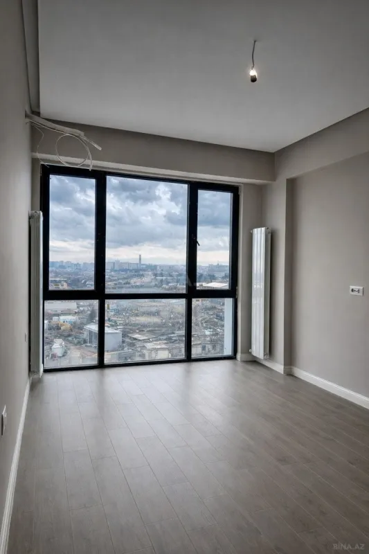 Satılır 4 otaqlı mənzil 130 m²