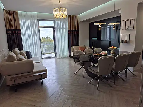 Kirayə verilir 2 otaqlı mənzil 115 m² — Bakı 2 otaq 115.00 m²