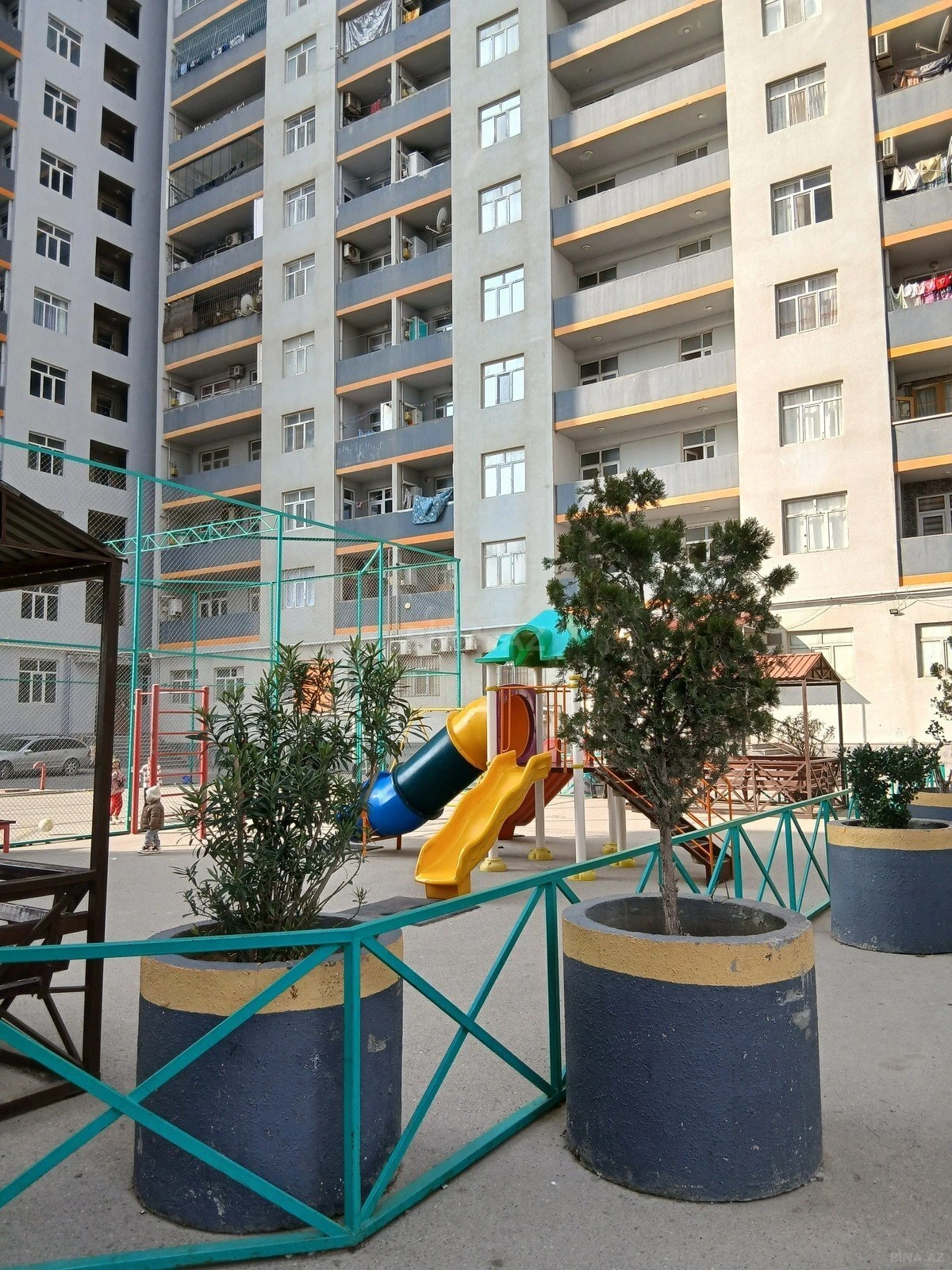 Satılır 1 otaqlı mənzil 52.5 m²