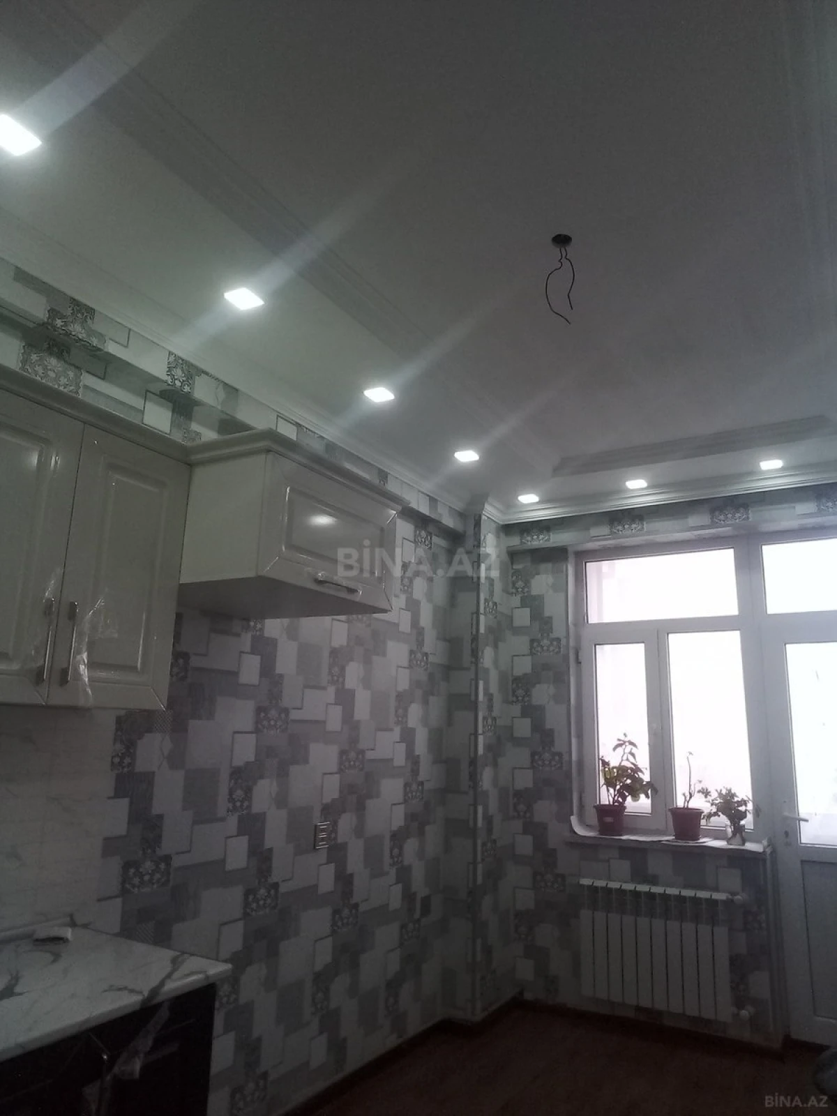 Satılır 1 otaqlı mənzil 52.5 m²