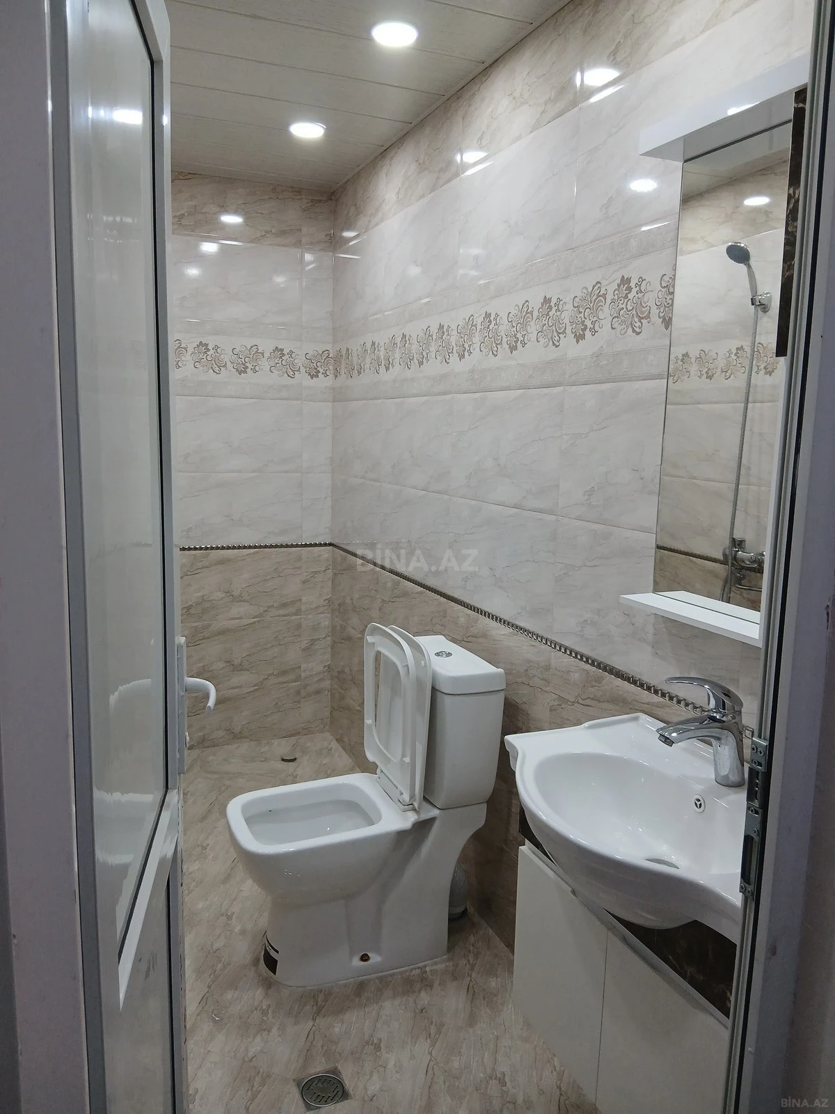 Satılır 1 otaqlı mənzil 52.5 m²