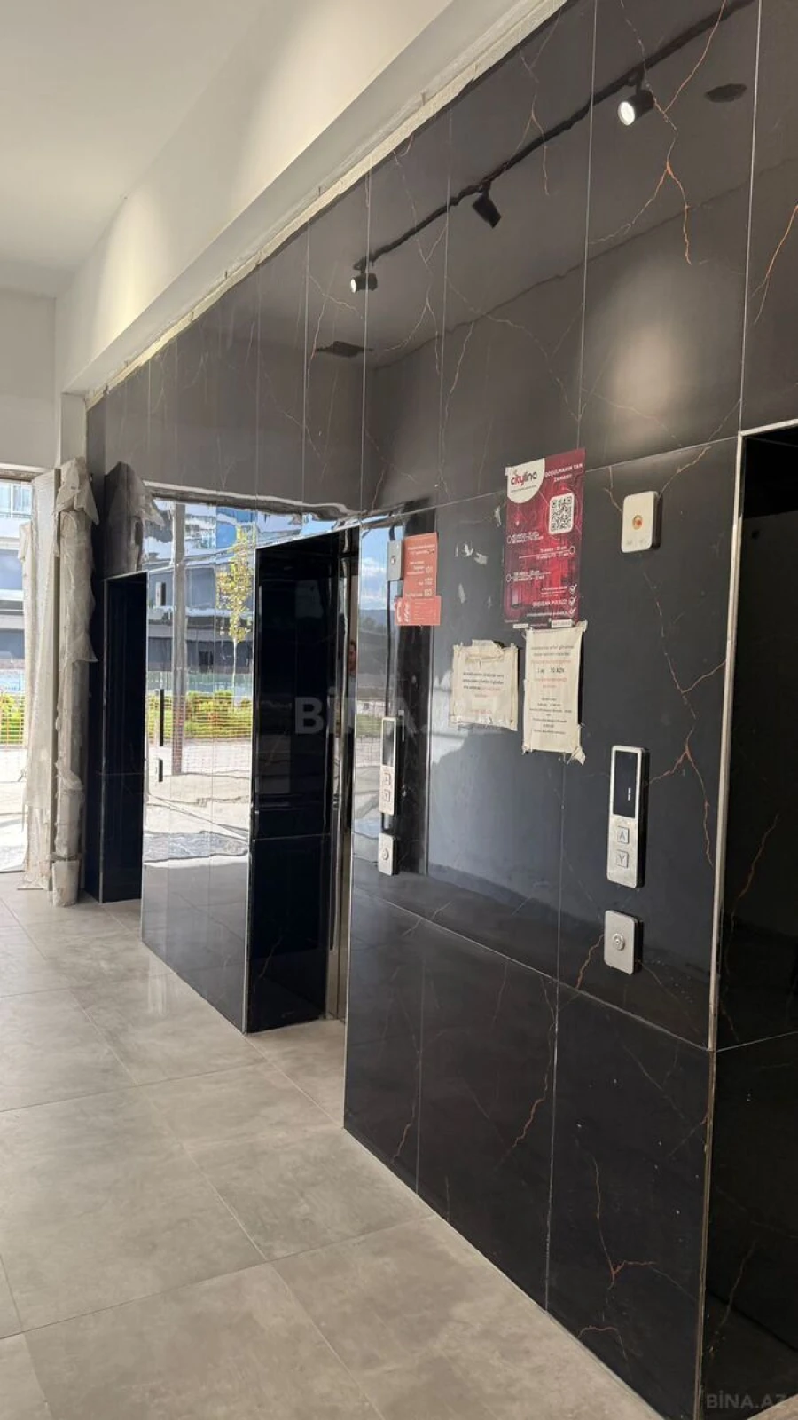 Satılır 3 otaqlı mənzil 113 m²