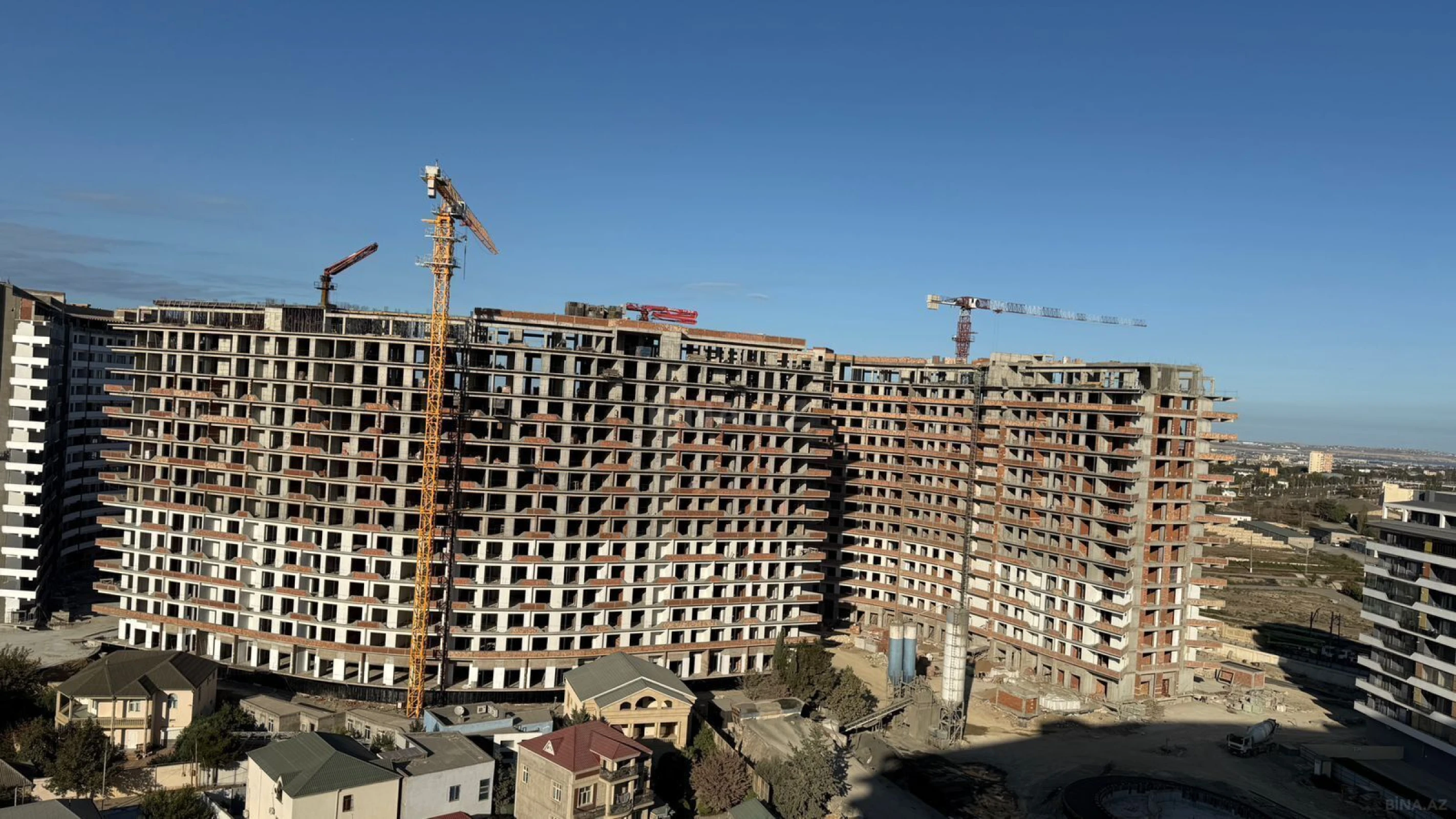 Satılır 3 otaqlı mənzil 113 m²