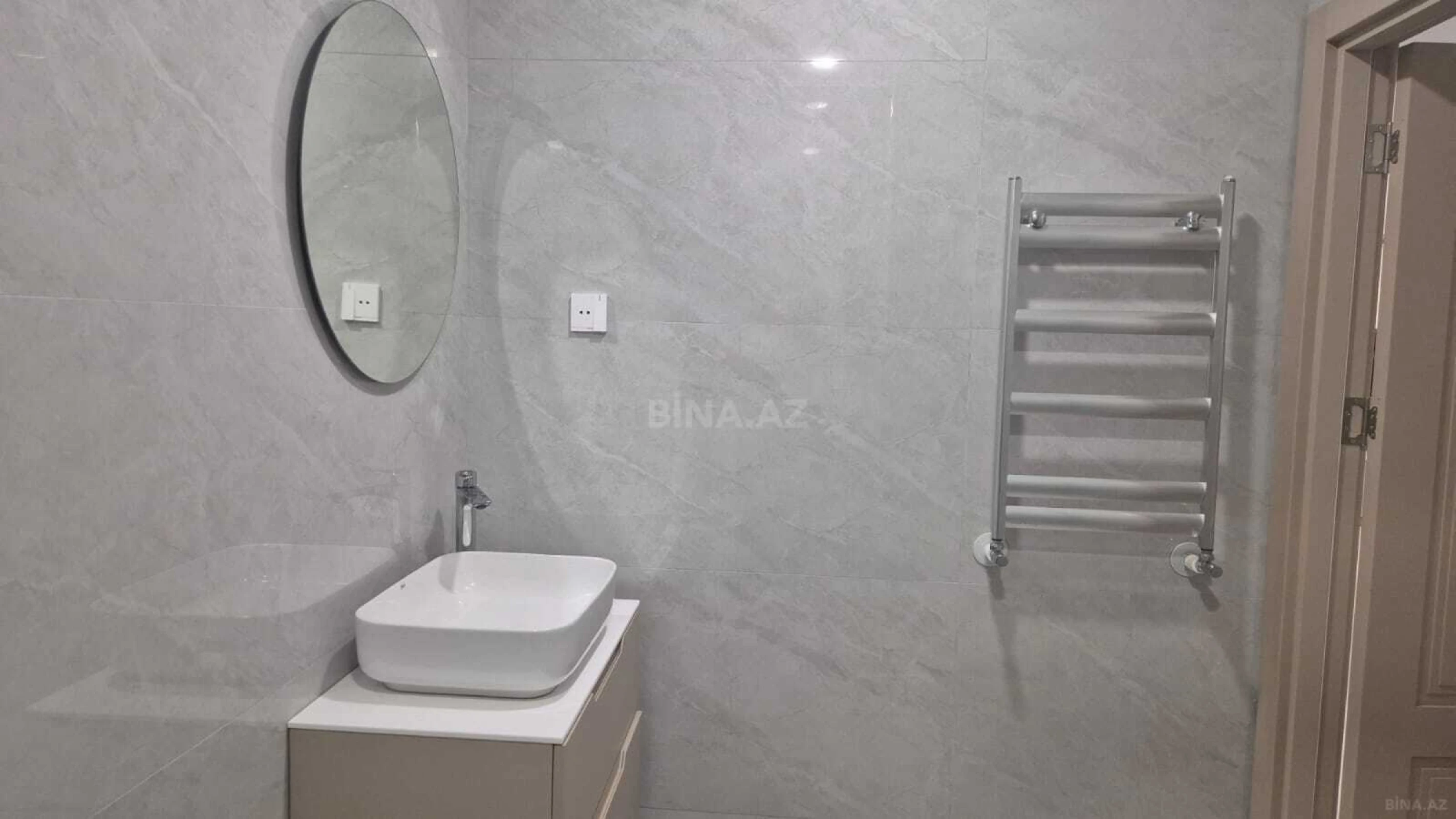 Kirayə verilir 2 otaqlı mənzil 77 m²