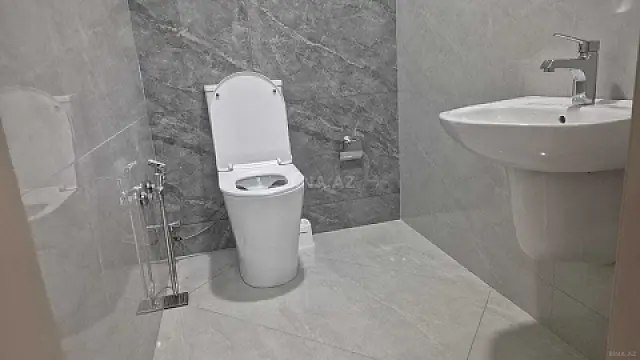 Kirayə verilir 2 otaqlı mənzil 77 m²