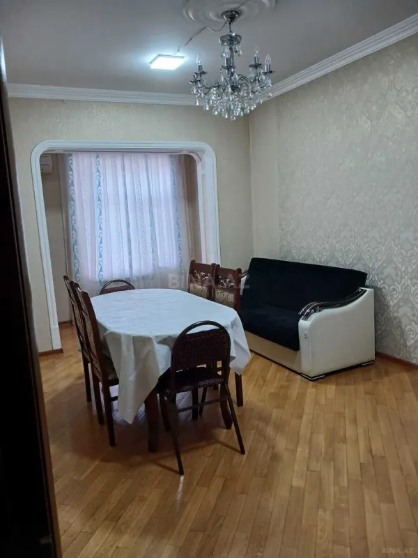 Kirayə verilir 2 otaqlı mənzil 61 m²