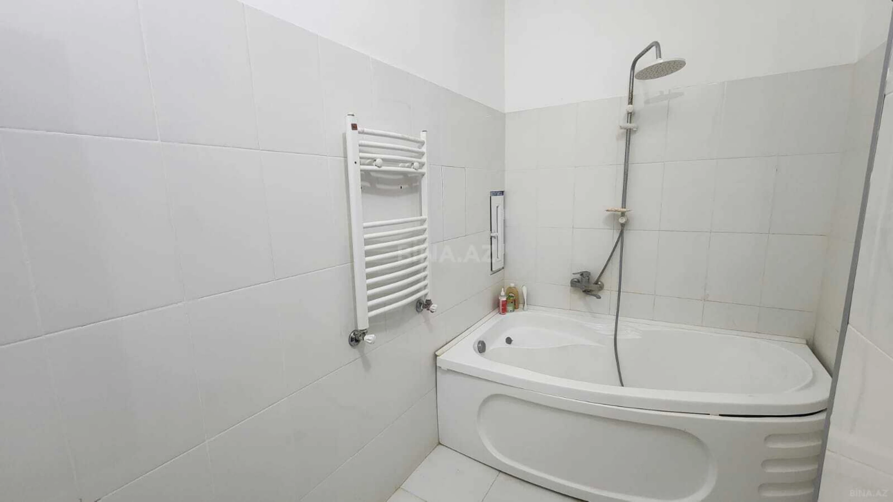 Kirayə verilir 2 otaqlı mənzil 68 m²