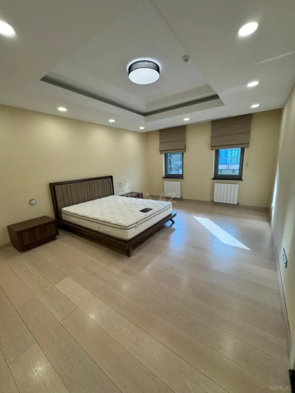 Kirayə verilir 4 otaqlı mənzil 325 m²