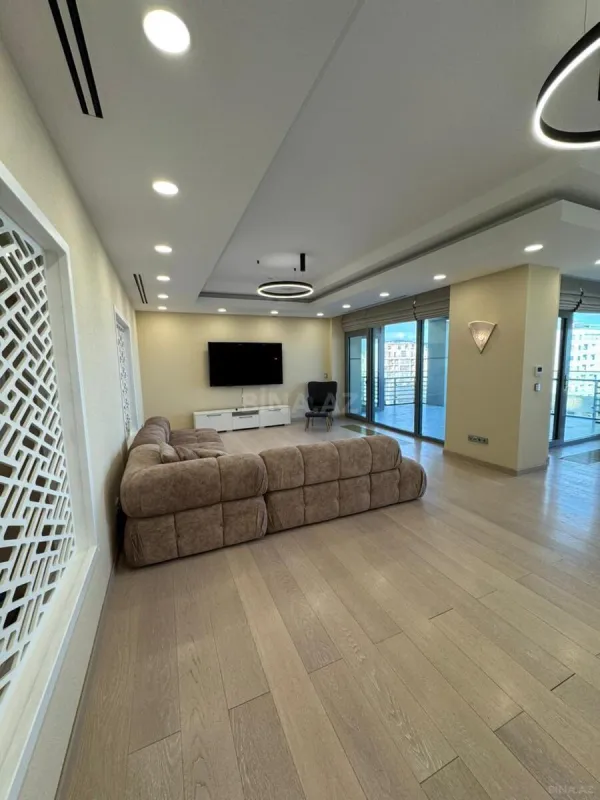 Kirayə verilir 4 otaqlı mənzil 325 m²