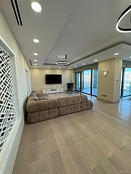 Kirayə verilir 4 otaqlı mənzil 325 m²