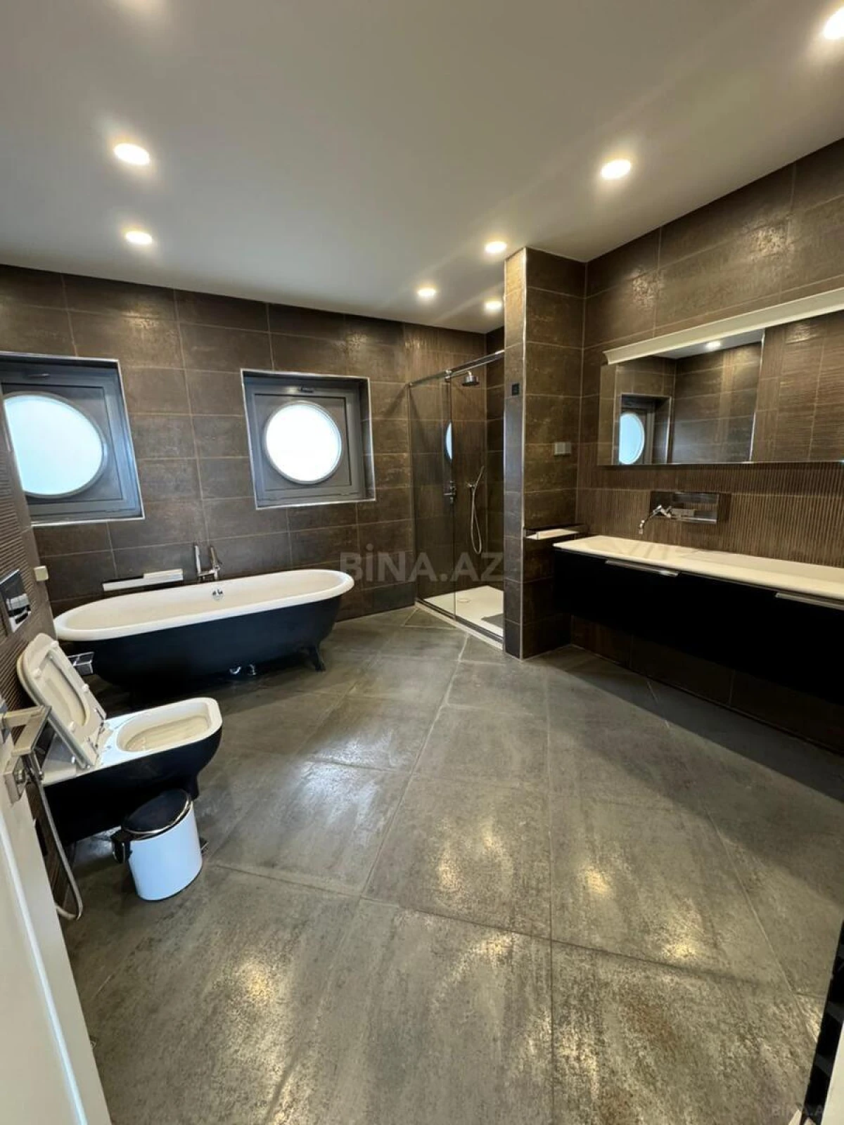 Kirayə verilir 4 otaqlı mənzil 325 m²