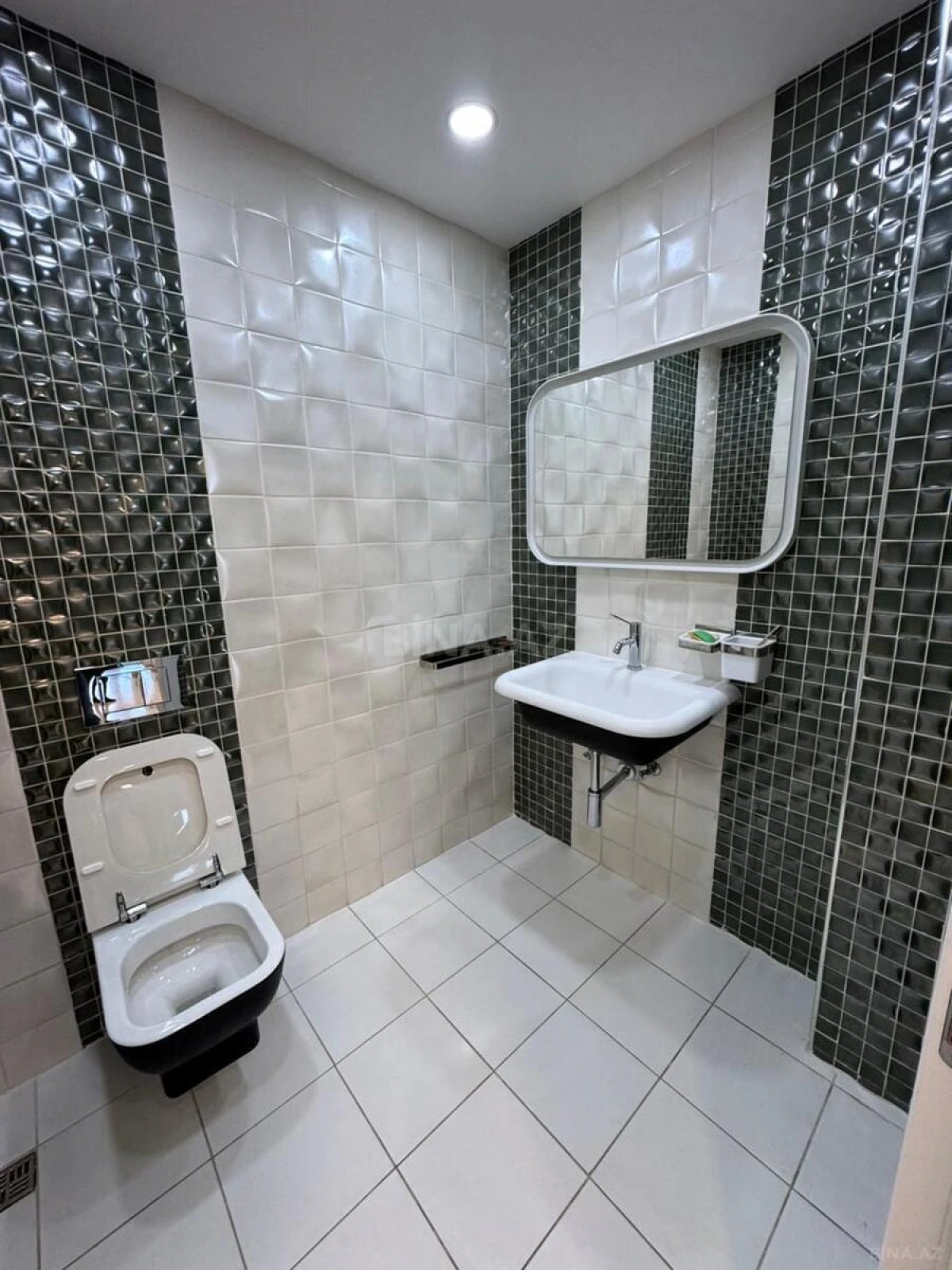 Kirayə verilir 4 otaqlı mənzil 325 m²