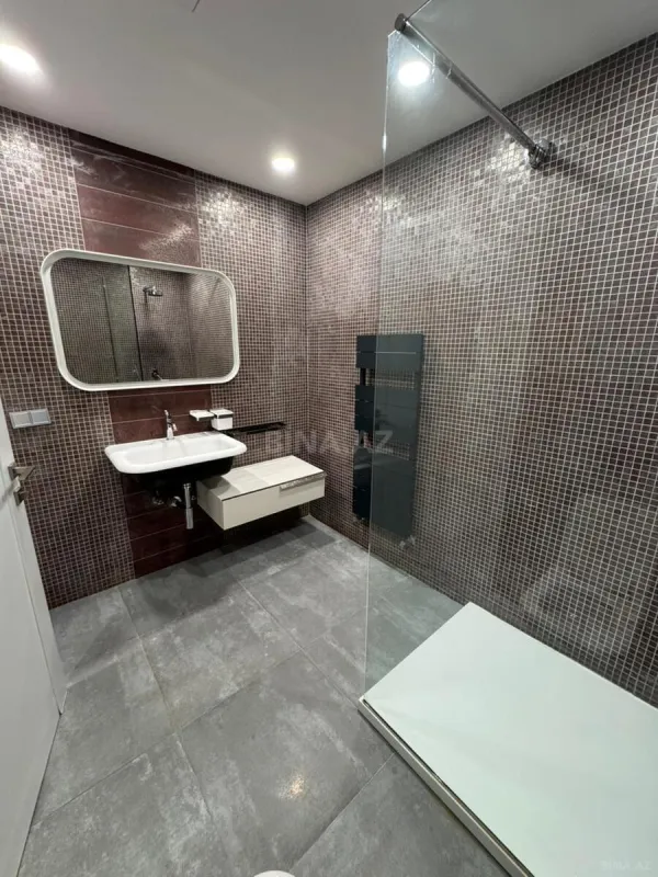 Kirayə verilir 4 otaqlı mənzil 325 m²