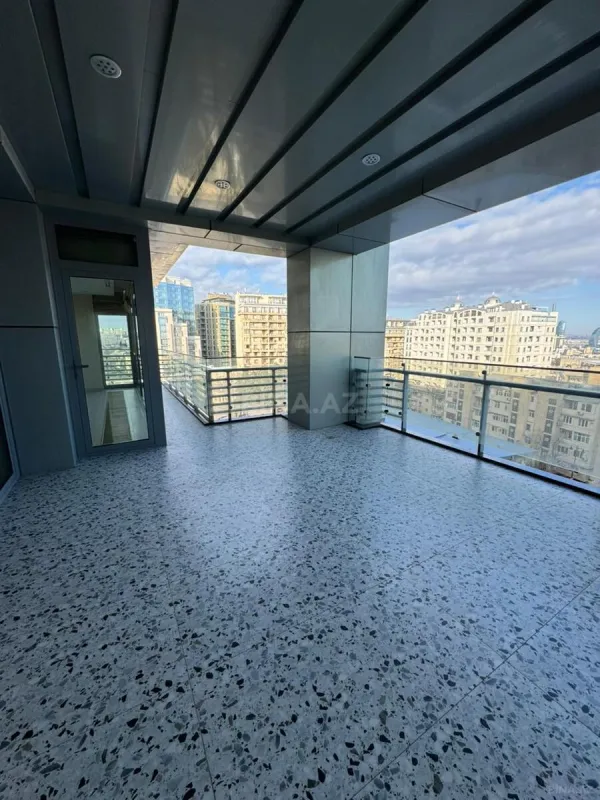 Kirayə verilir 4 otaqlı mənzil 325 m²