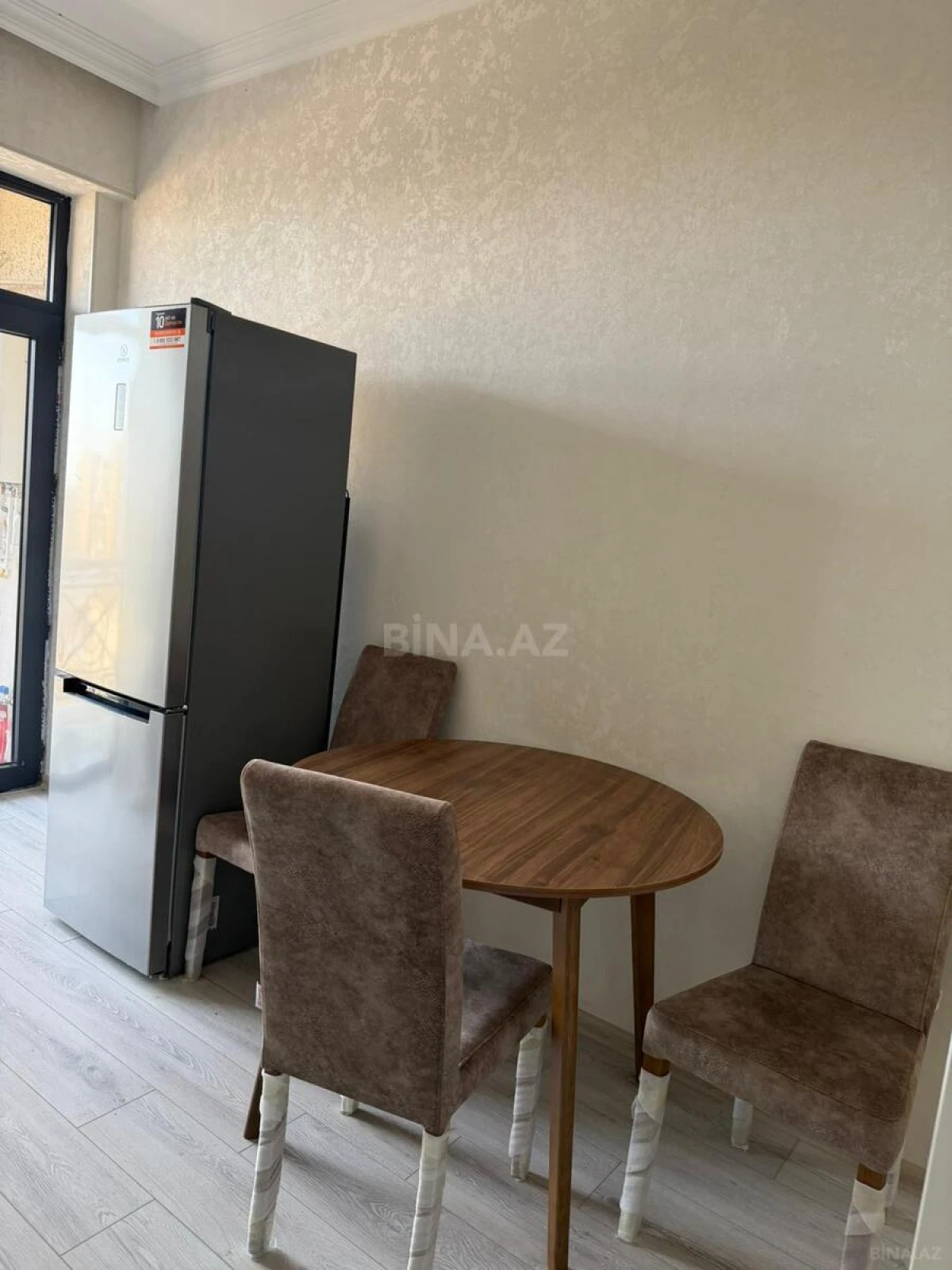 Kirayə verilir 2 otaqlı mənzil 70 m²