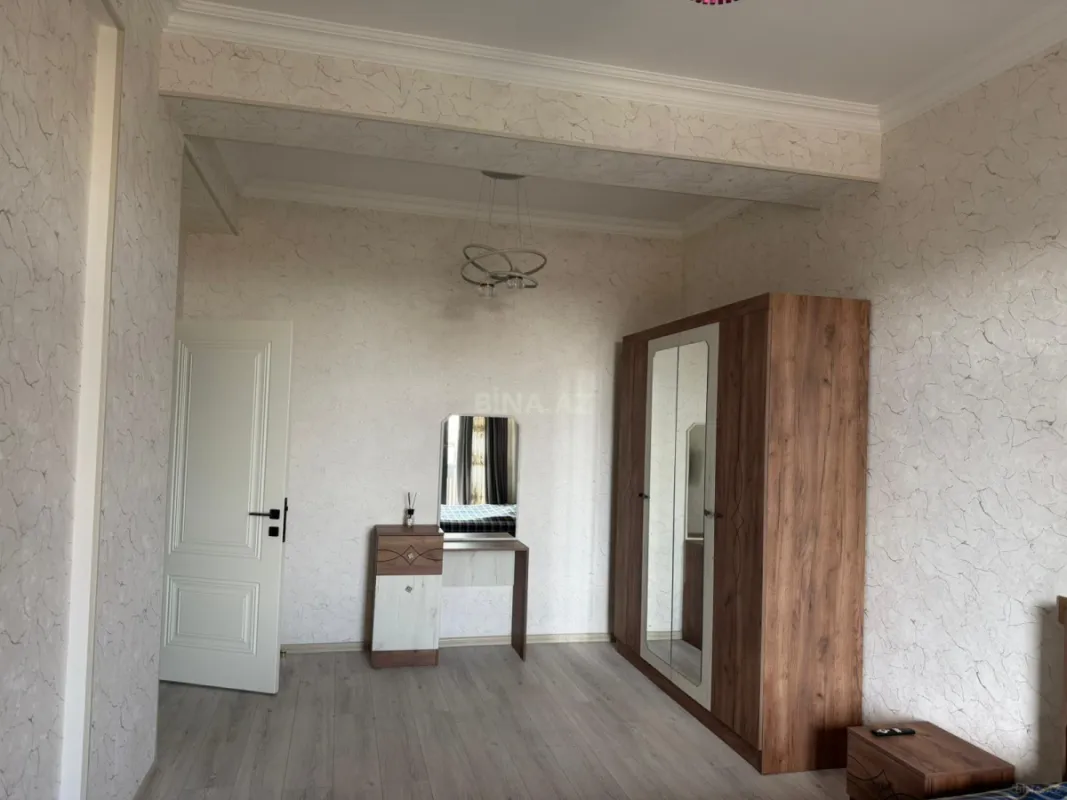 Kirayə verilir 2 otaqlı mənzil 70 m²