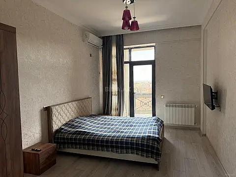 Kirayə verilir 2 otaqlı mənzil 70 m²
