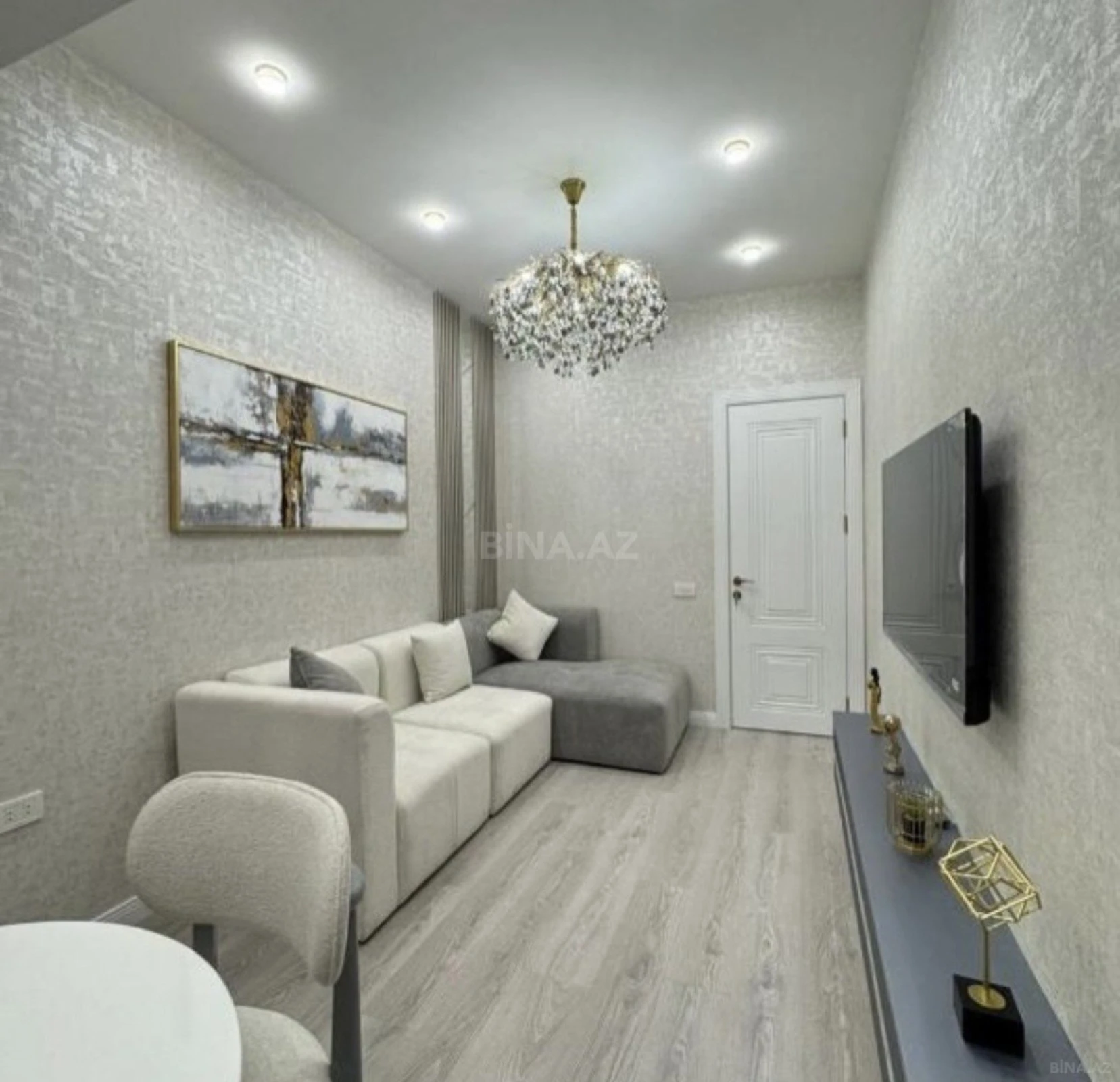 Kirayə verilir 2 otaqlı mənzil 60 m²