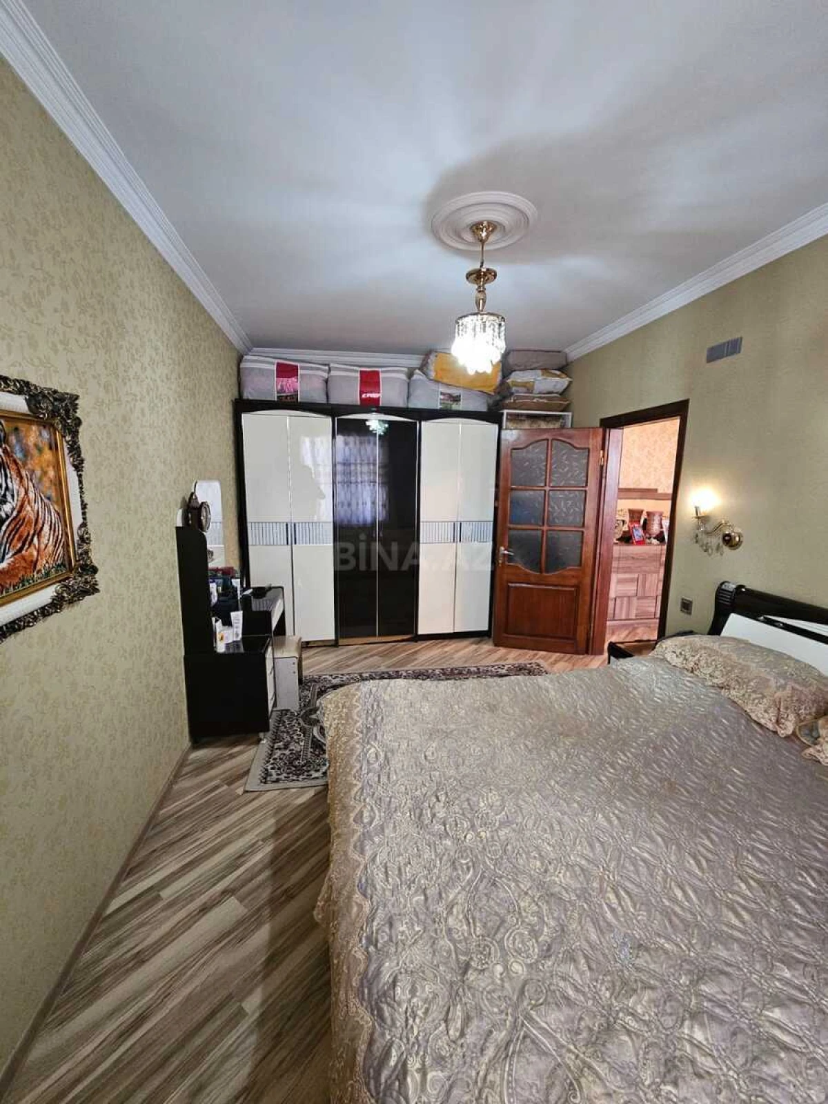 Satılır 5 otaqlı mənzil 130 m²
