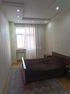 Satılır 3 otaqlı mənzil 130 m²