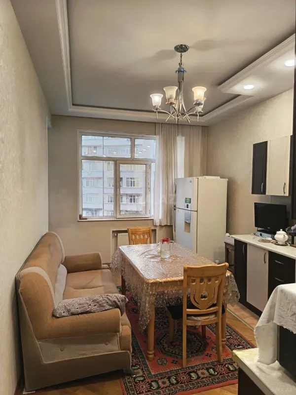 Satılır 3 otaqlı mənzil 130 m²