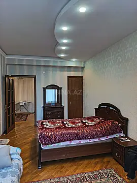 Satılır 3 otaqlı mənzil 130 m²