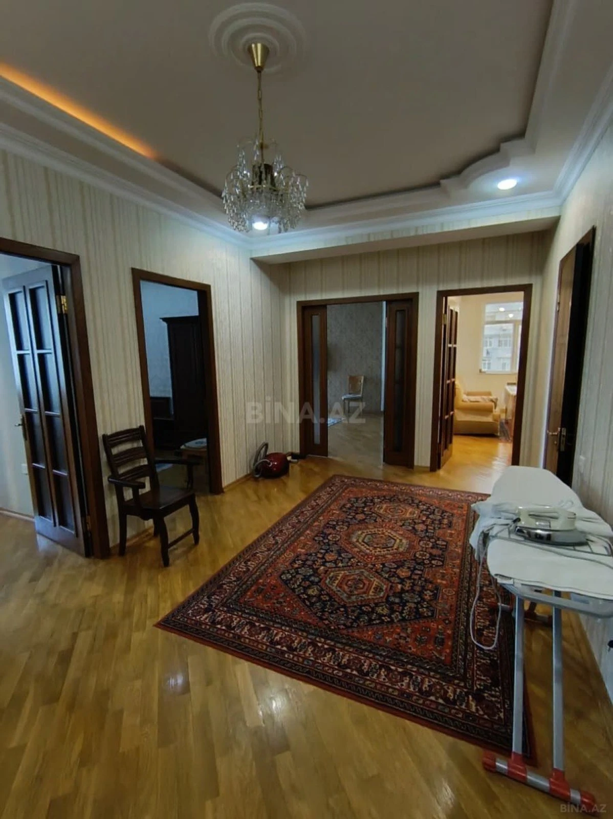 Satılır 3 otaqlı mənzil 130 m²