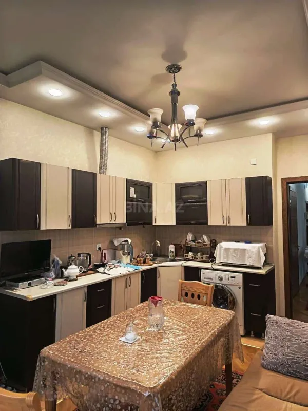 Satılır 3 otaqlı mənzil 130 m²