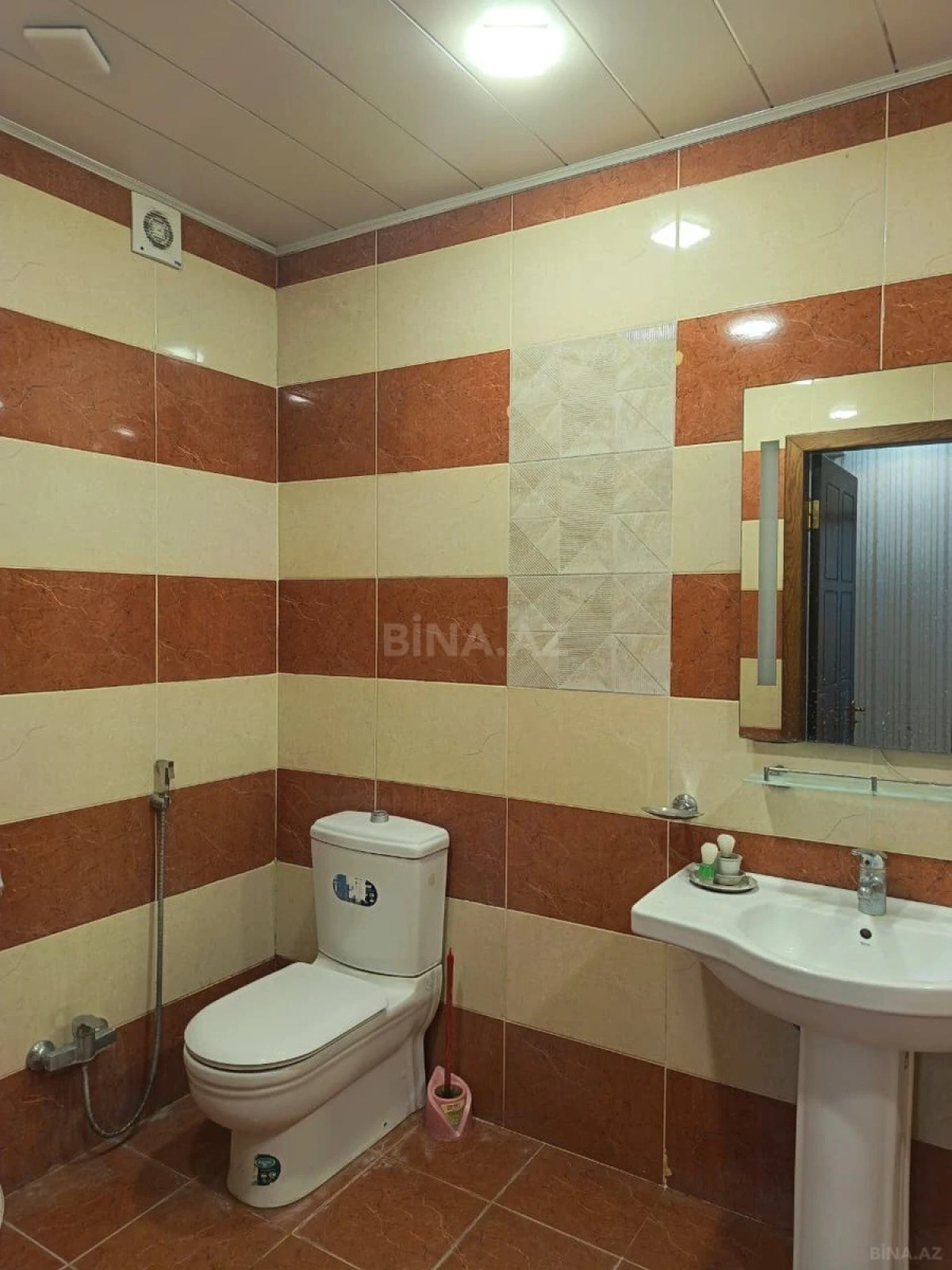Satılır 3 otaqlı mənzil 130 m²