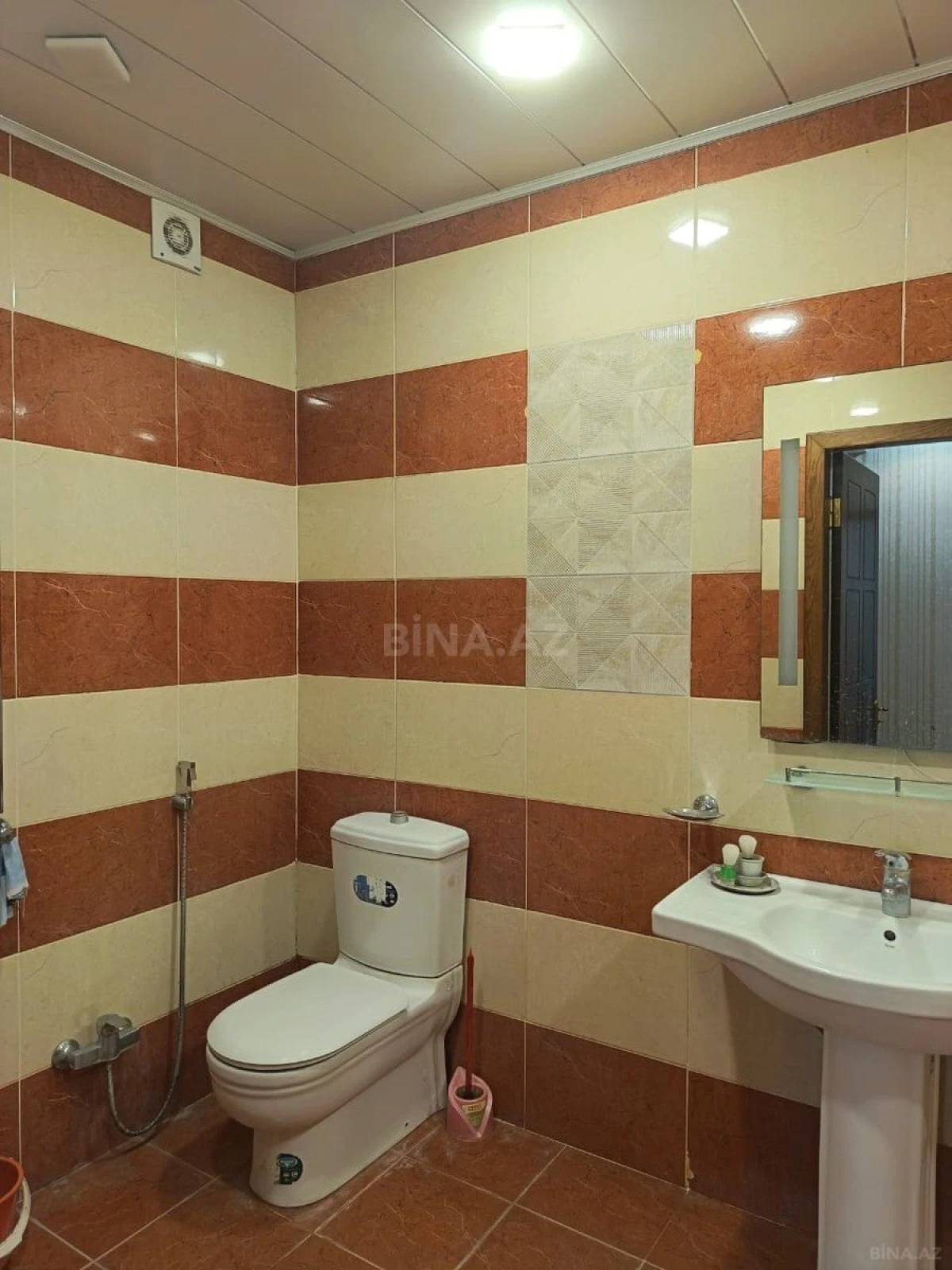 Satılır 3 otaqlı mənzil 130 m²