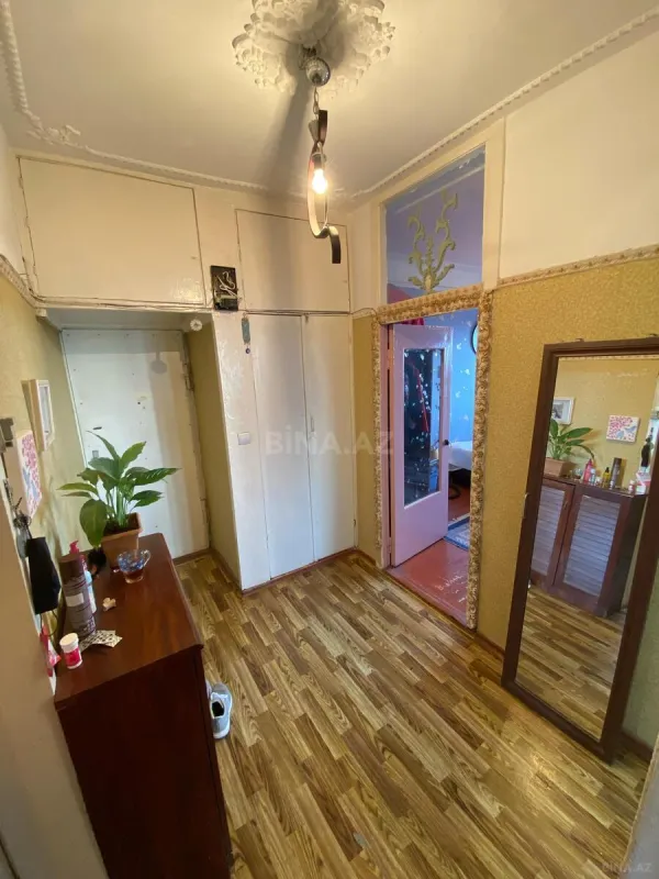 Satılır 3 otaqlı mənzil 98 m²