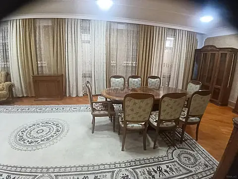 Kirayə verilir 7 otaqlı həyət evi 400 m²