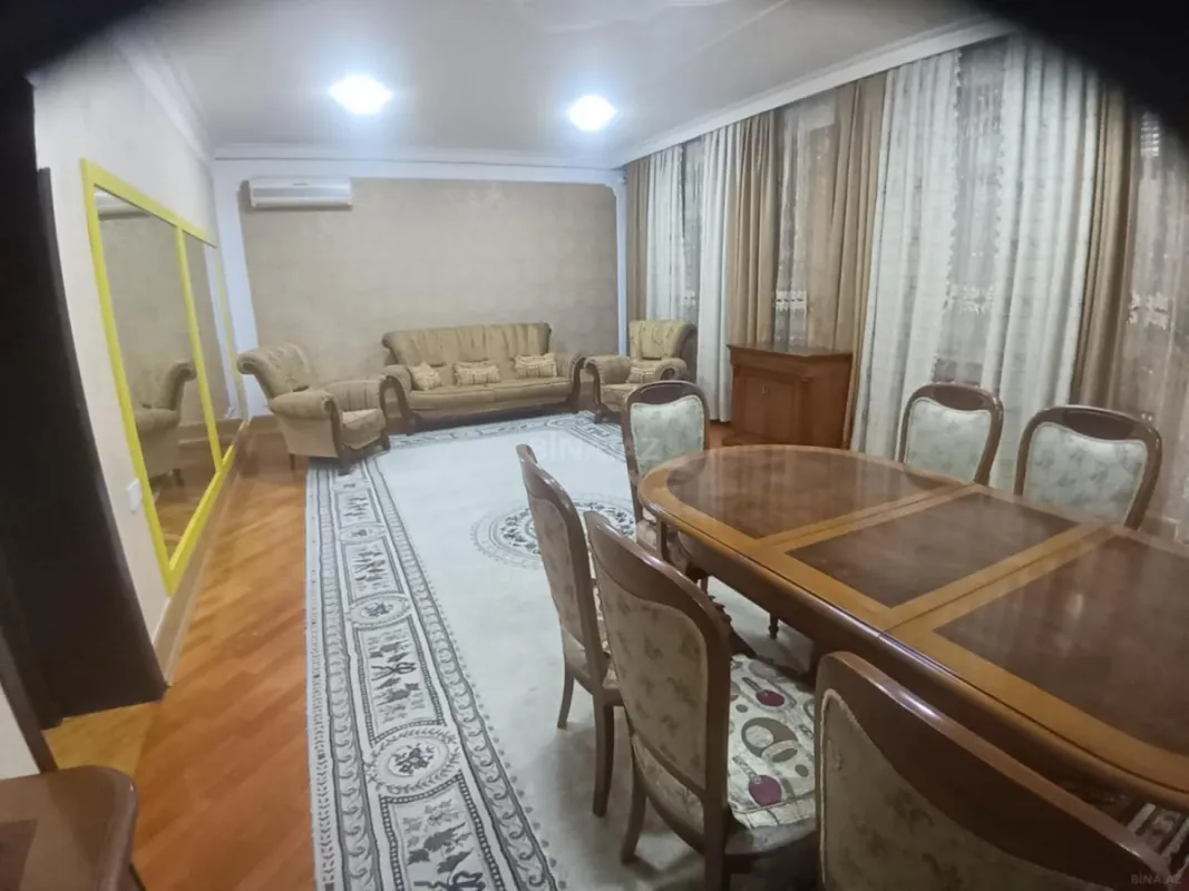 Kirayə verilir 7 otaqlı həyət evi 400 m²