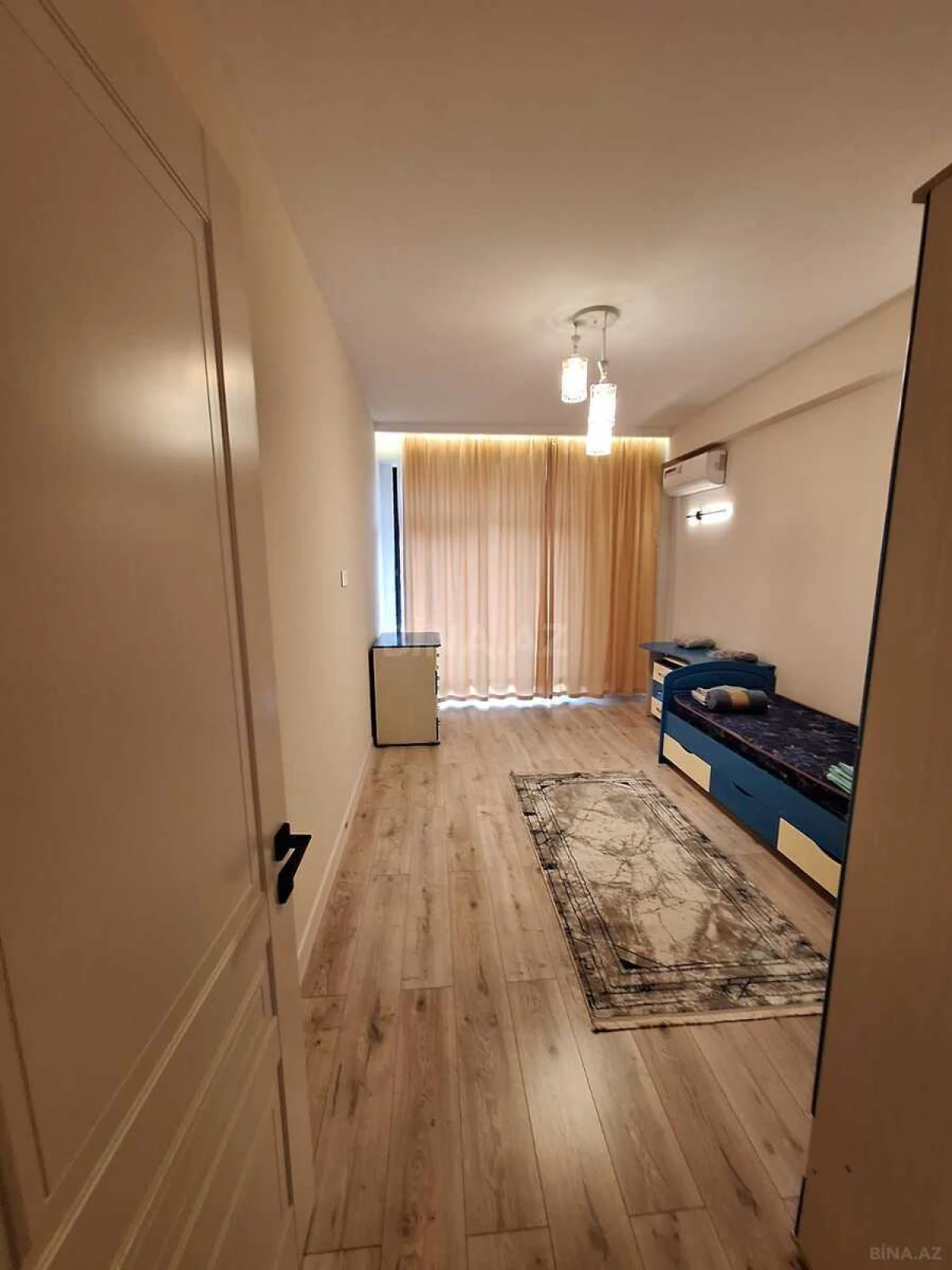 Kirayə verilir 3 otaqlı mənzil 120 m²