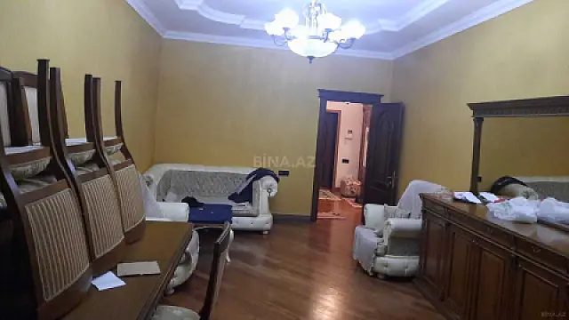 Kirayə verilir 3 otaqlı mənzil 135 m²