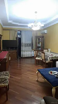 Kirayə verilir 3 otaqlı mənzil 135 m²