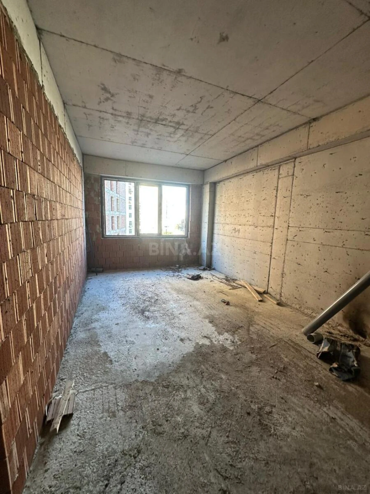 Satılır 3 otaqlı mənzil 130.5 m²