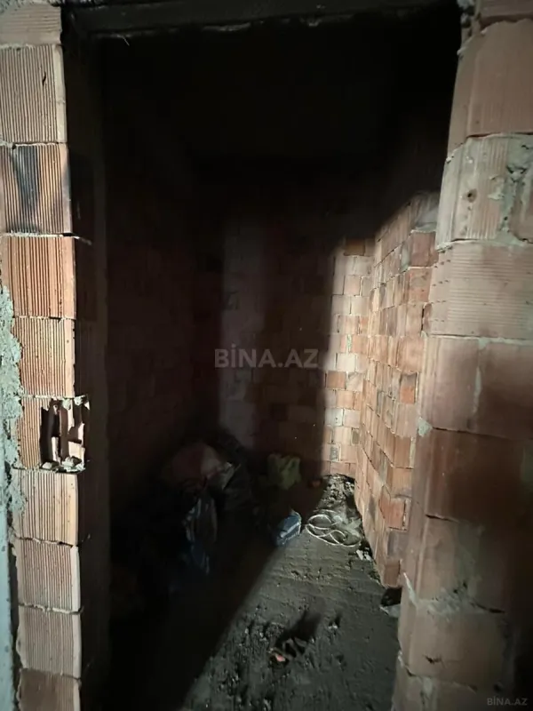 Satılır 3 otaqlı mənzil 130.5 m²