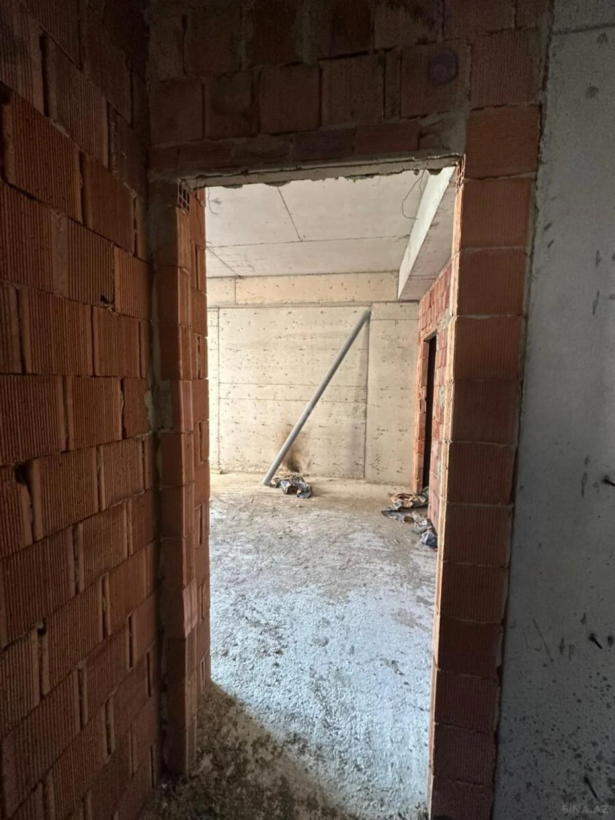 Satılır 3 otaqlı mənzil 130.5 m²