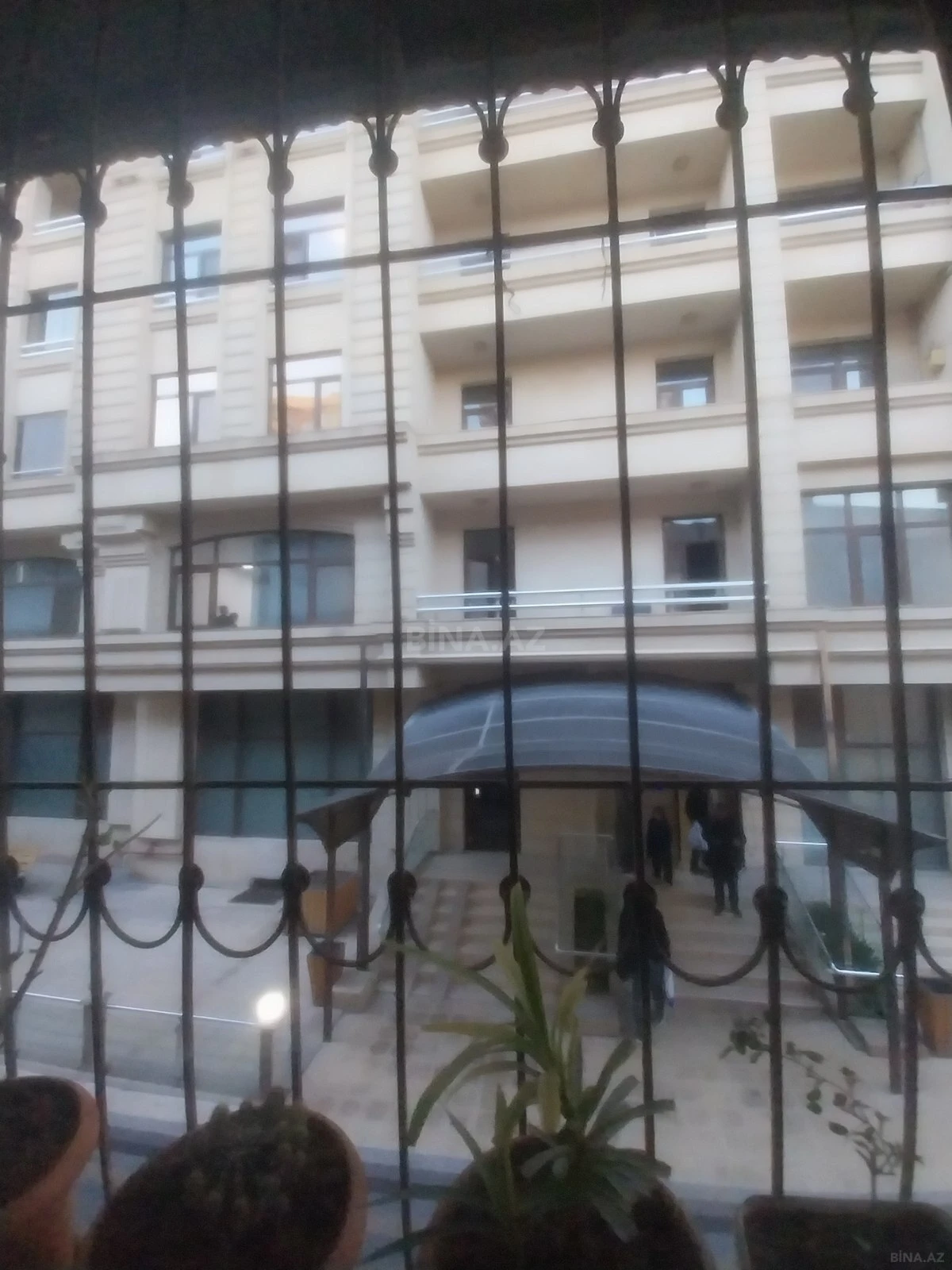 Satılır 3 otaqlı mənzil 83 m²